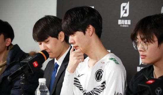 暴雪战网无意与Steam和Epic争夺平台霸主地位，却悄然引入巫师3与赛博朋克2077